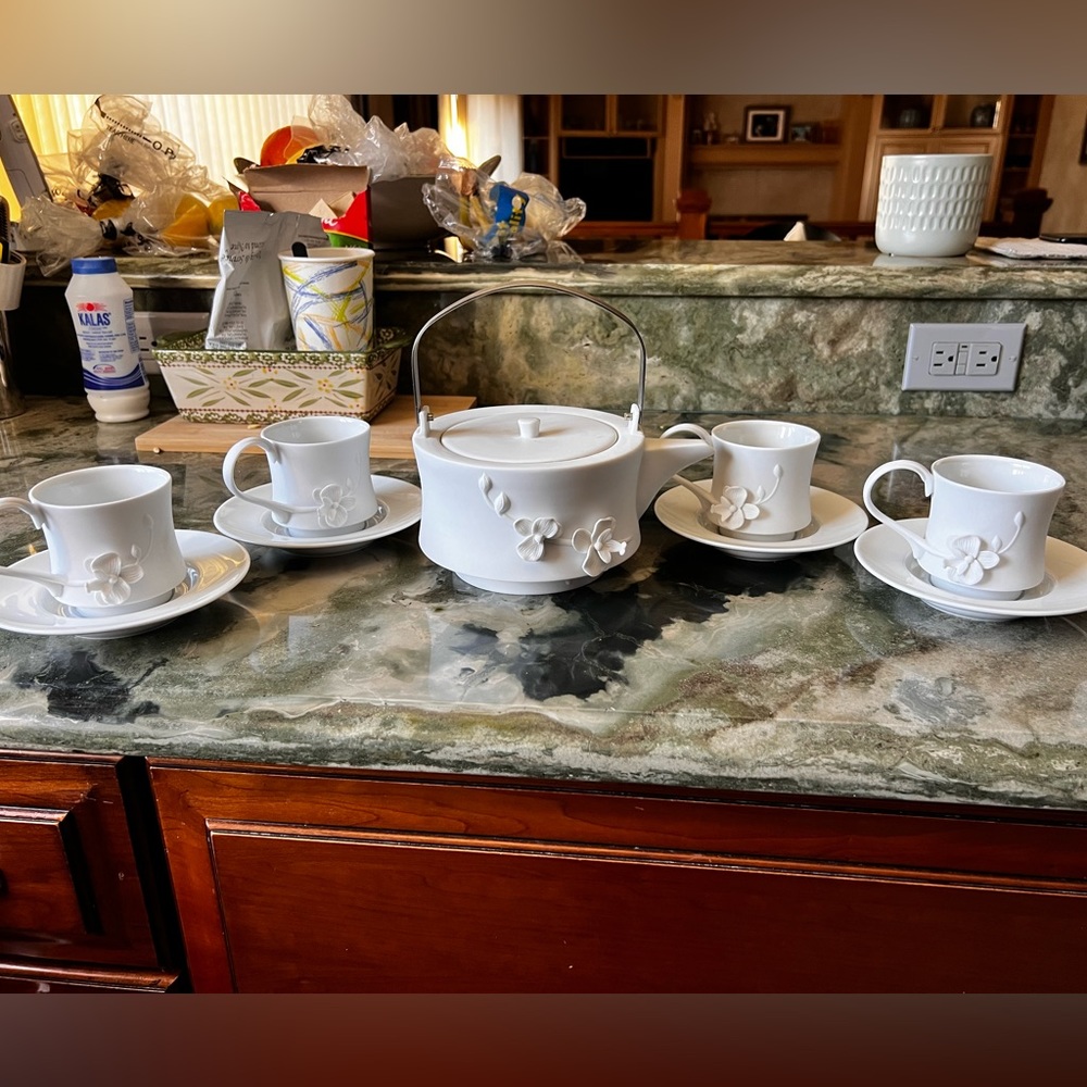 TEAVANA fine porcelain tea set (includes 9 pieces, serves 4 people, one teapot)